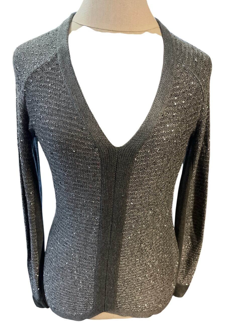 Cache' Sweater Women Sz M-Gray/Silver sequin-V neck-L Sleeves-Pullover-Sz M-1096